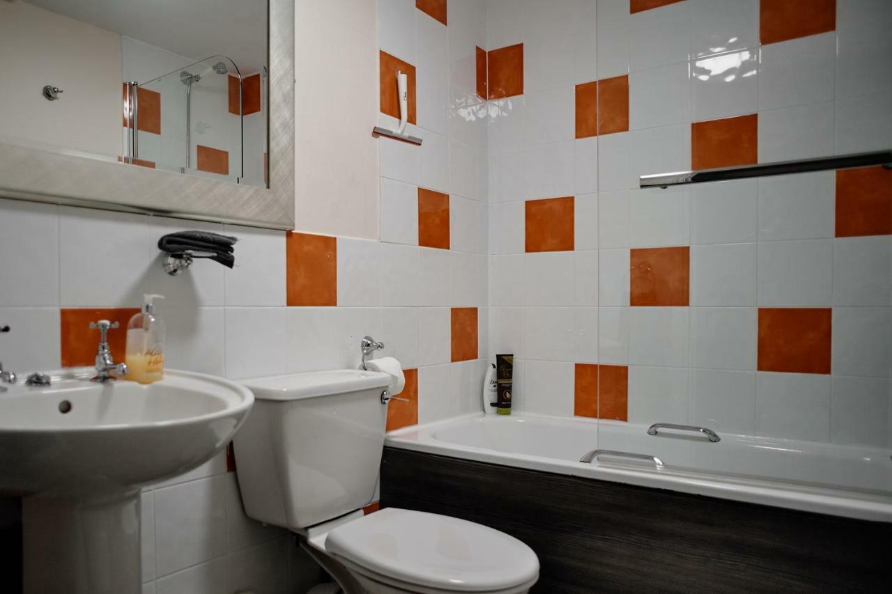 Central Located Two Bedroom Suite Bristol Extérieur photo